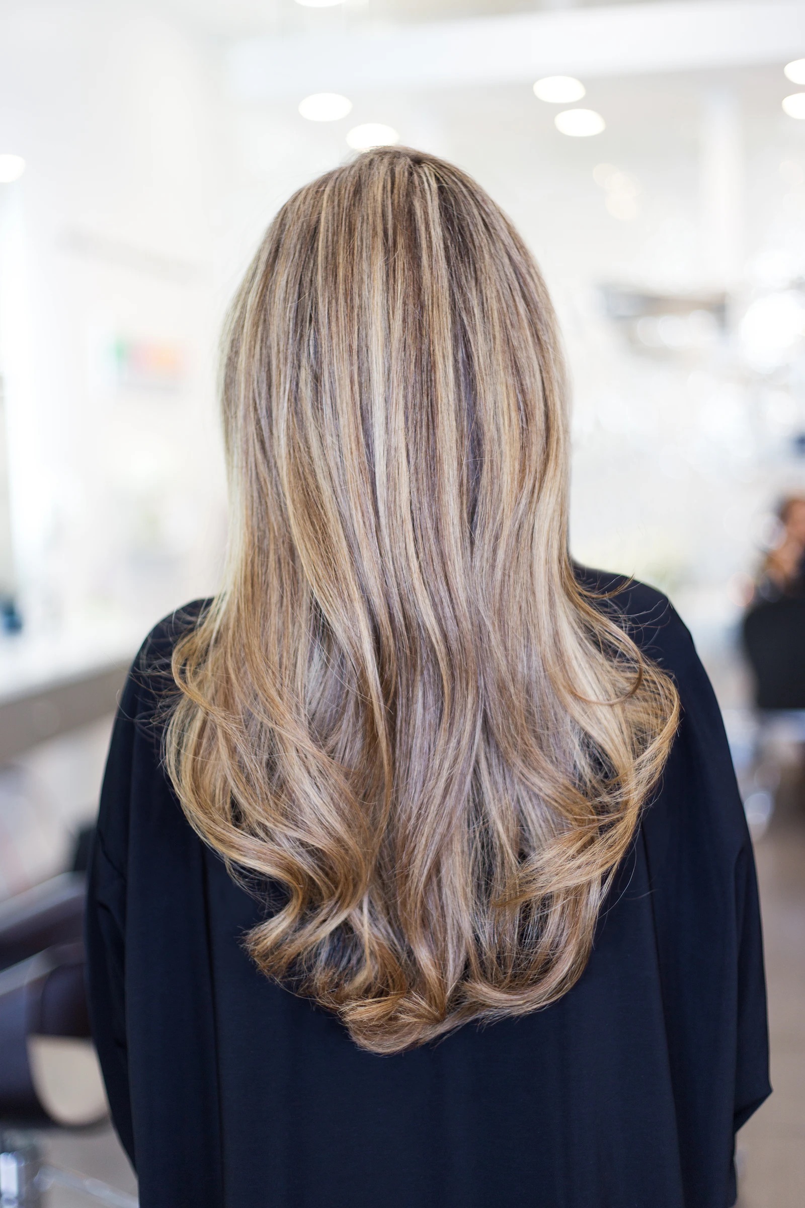 Soft waves, lived-in blonde